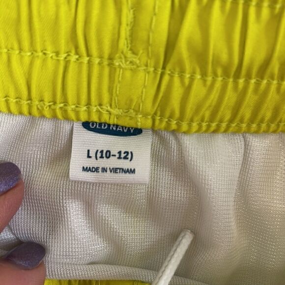 Old Navy swim Trunks.  Size boys large (10-12). - Picture 2 of 4